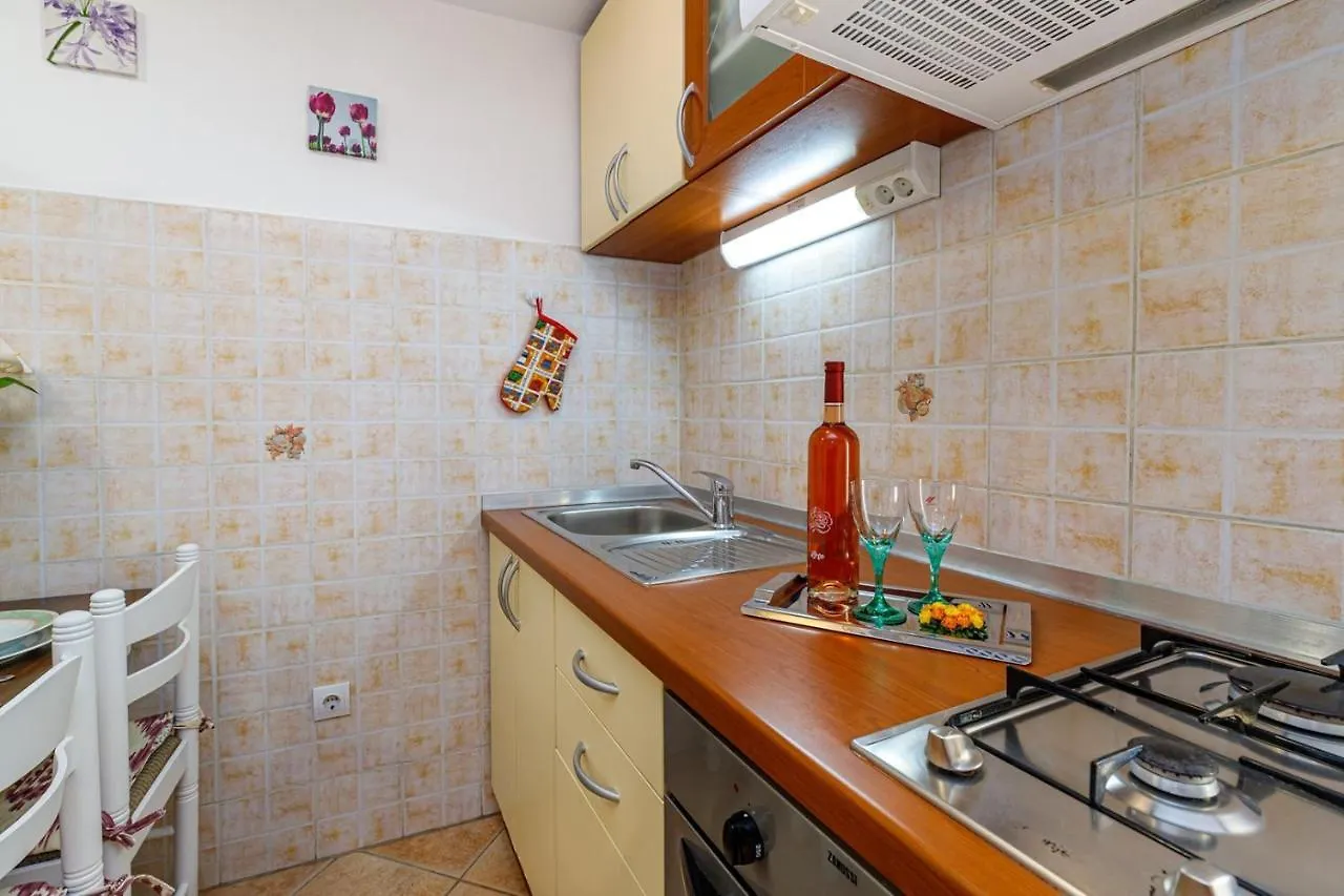 Holiday House Emma 0*, Pula Croatia